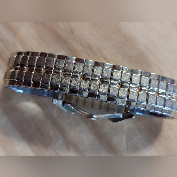 (936)Vintage Benrus 10K Gold Filled Tank style watch sub second Fancy lugs - Picture 3 of 10